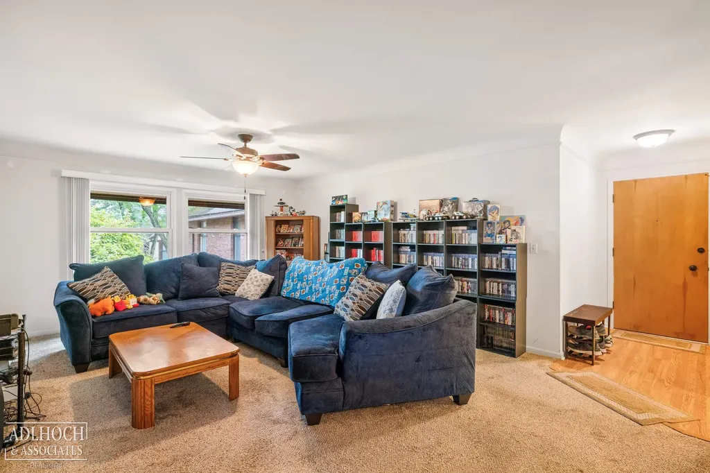 1750 Vernier Road Grosse Pointe Woods City MI 48236