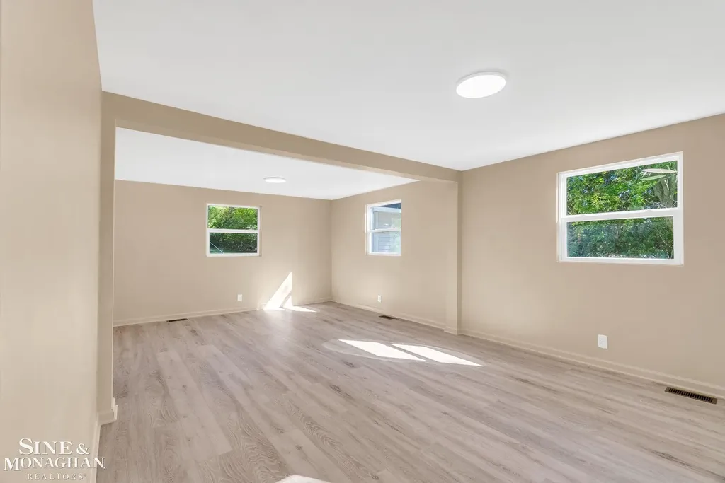 4091 E Sheldon Road Washington Township MI 48419