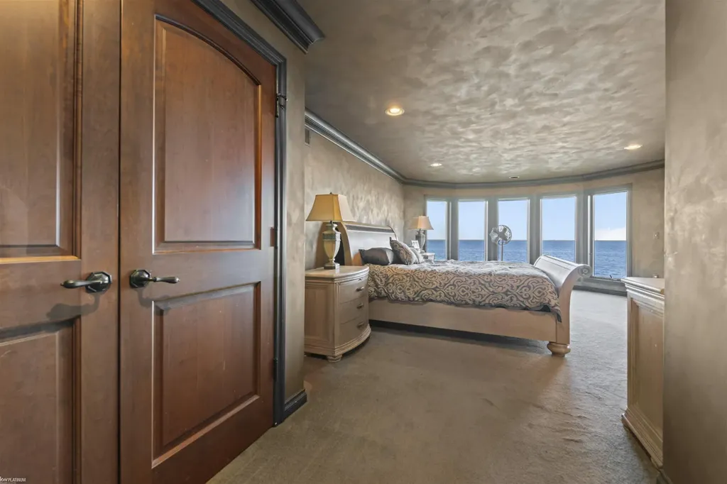 38128 Lakeshore Drive Harrison Charter Township MI 48045