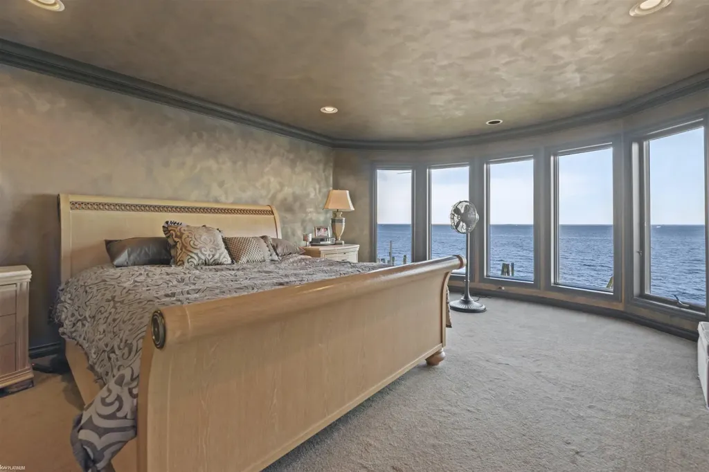 38128 Lakeshore Drive Harrison Charter Township MI 48045