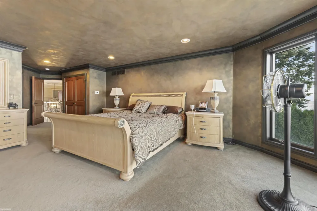 38128 Lakeshore Drive Harrison Charter Township MI 48045