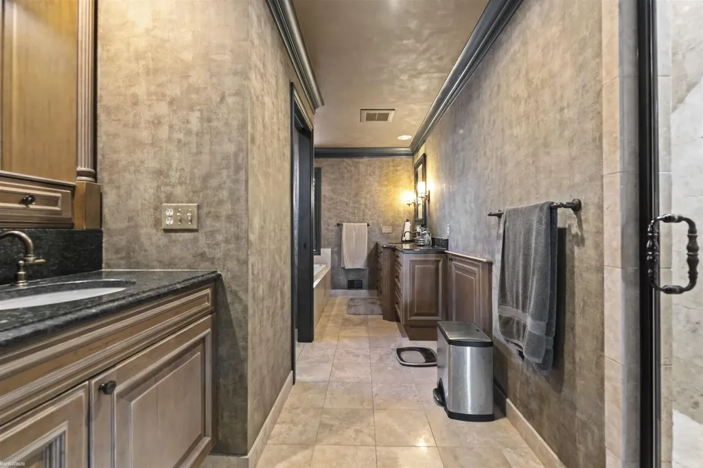 38128 Lakeshore Drive Harrison Charter Township MI 48045