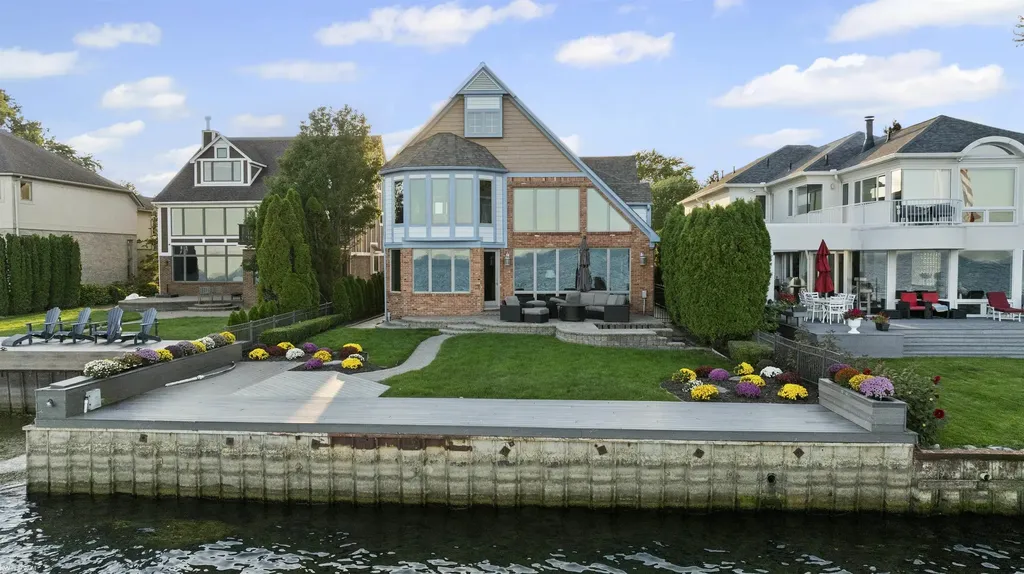 38128 Lakeshore Drive Harrison Charter Township MI 48045