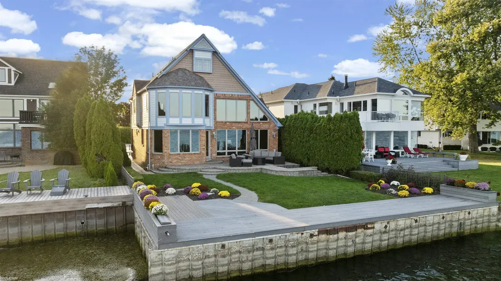 38128 Lakeshore Drive Harrison Charter Township MI 48045