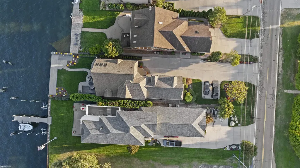 38128 Lakeshore Drive Harrison Charter Township MI 48045