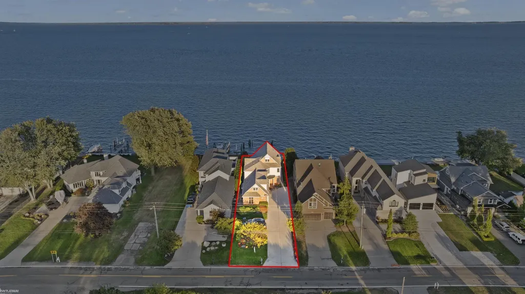 38128 Lakeshore Drive Harrison Charter Township MI 48045