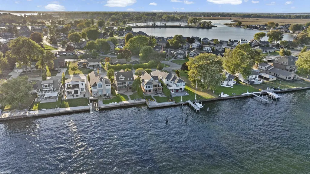 38128 Lakeshore Drive Harrison Charter Township MI 48045