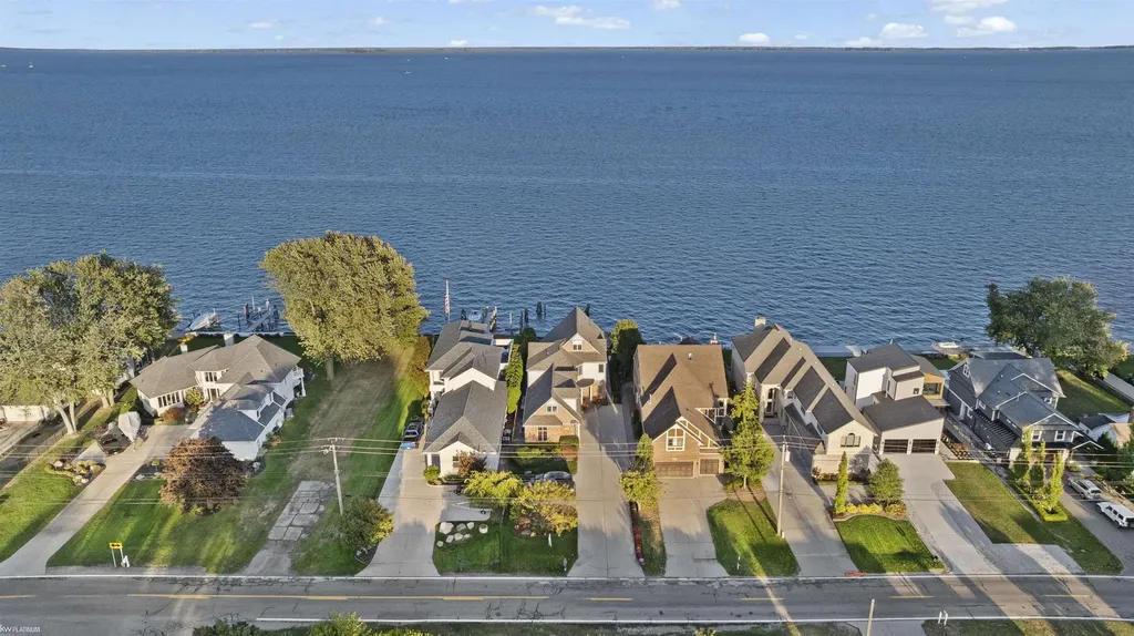 38128 Lakeshore Drive Harrison Charter Township MI 48045