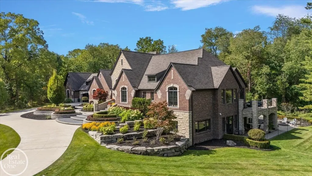 67773 Quail Ridge Drive Washington Township MI 48095
