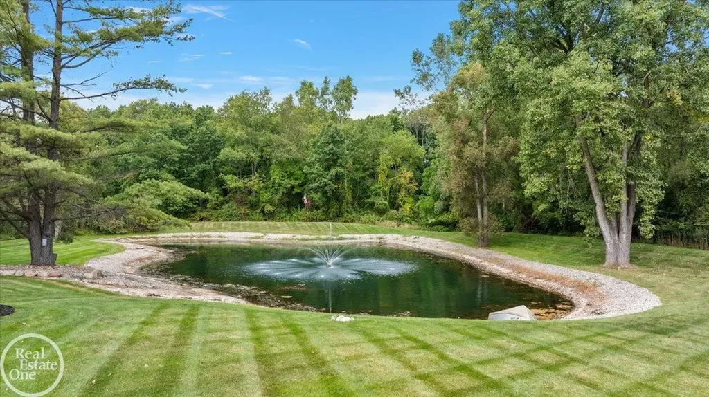 67773 Quail Ridge Drive Washington Township MI 48095