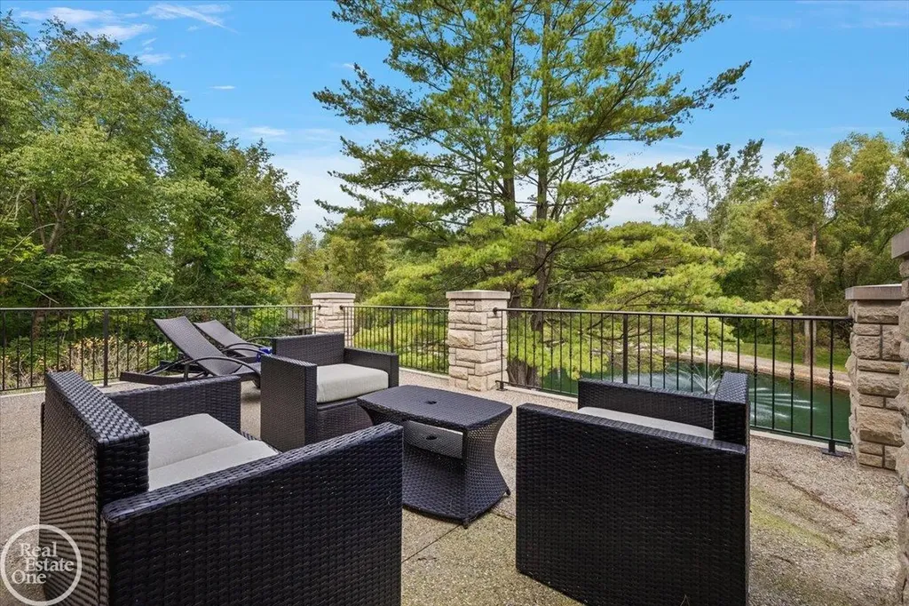 67773 Quail Ridge Drive Washington Township MI 48095