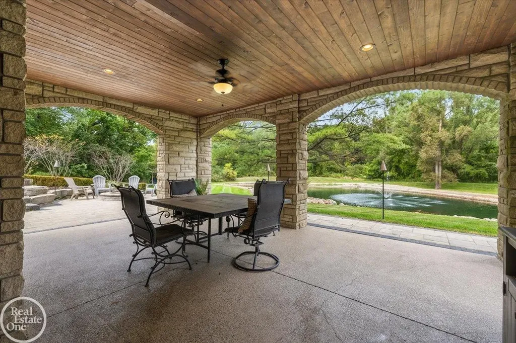 67773 Quail Ridge Drive Washington Township MI 48095