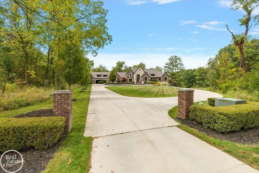 67773 Quail Ridge Drive Washington Township MI 48095