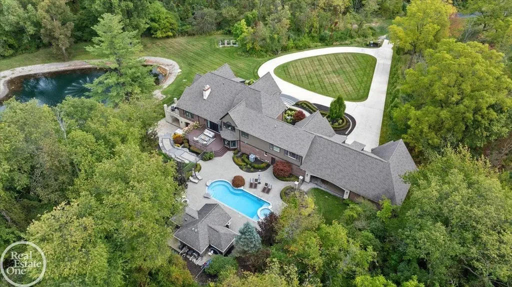 67773 Quail Ridge Drive Washington Township MI 48095