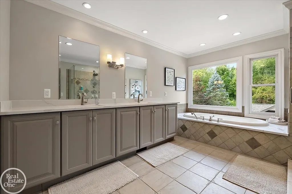 67773 Quail Ridge Drive Washington Township MI 48095