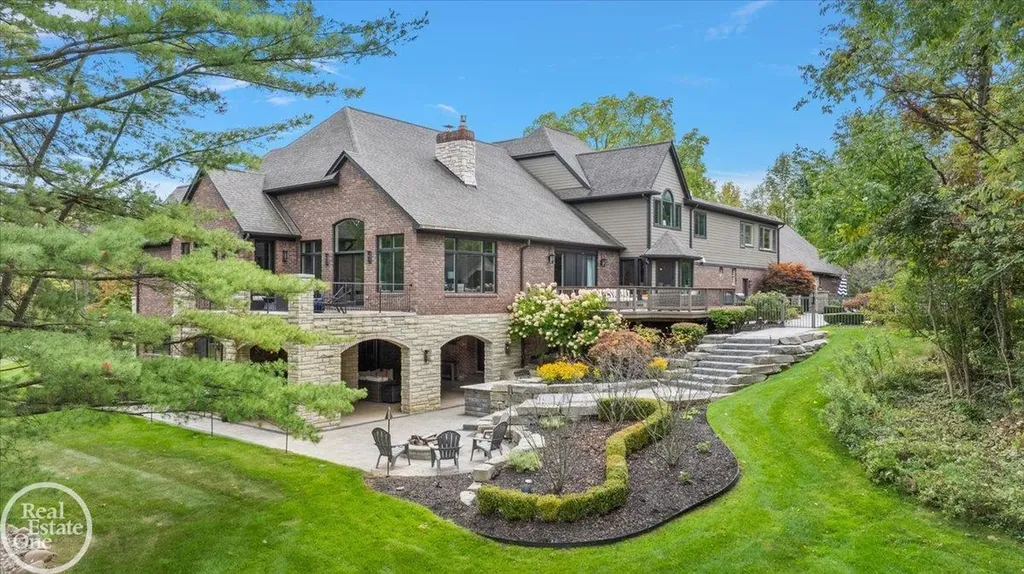 67773 Quail Ridge Drive Washington Township MI 48095