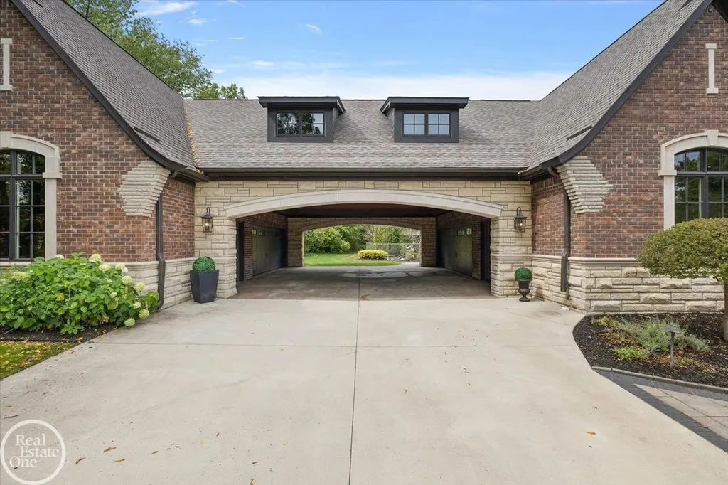 67773 Quail Ridge Drive Washington Township MI 48095