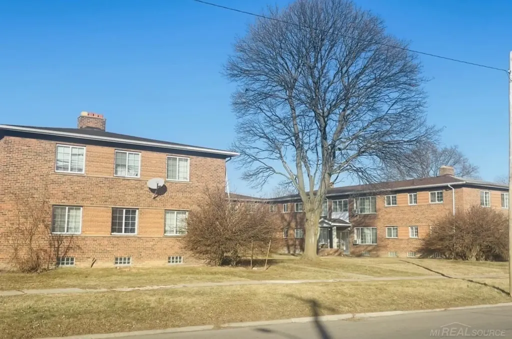 21400 W 7 Mile Road Detroit City MI 48219