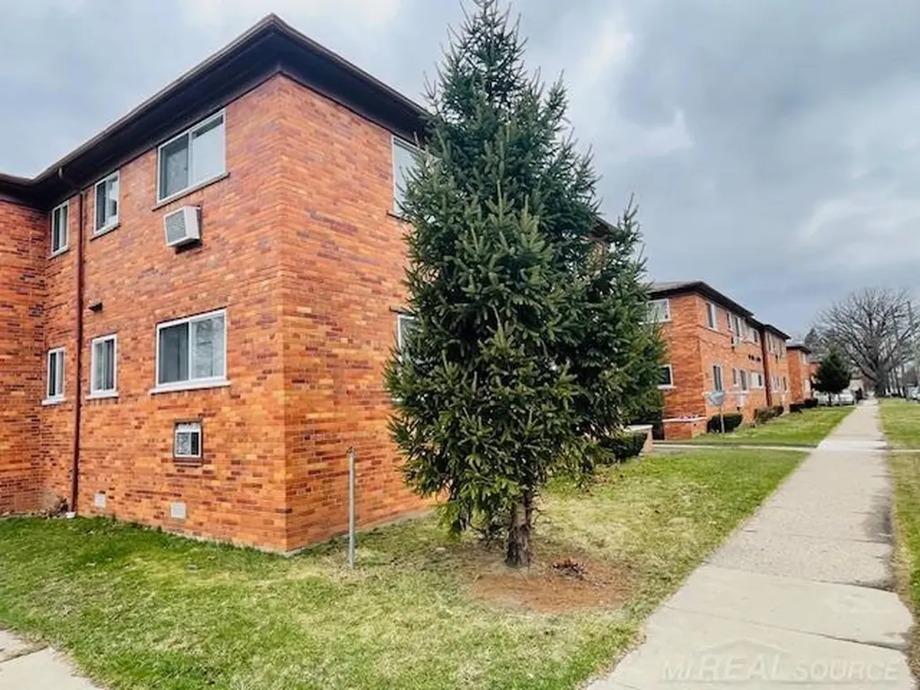 8207 Schaefer Highway Detroit City MI 48228