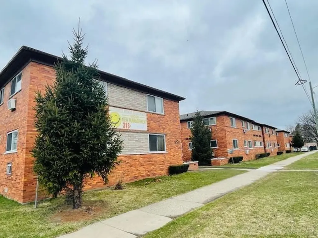 8207 Schaefer Highway Detroit City MI 48228