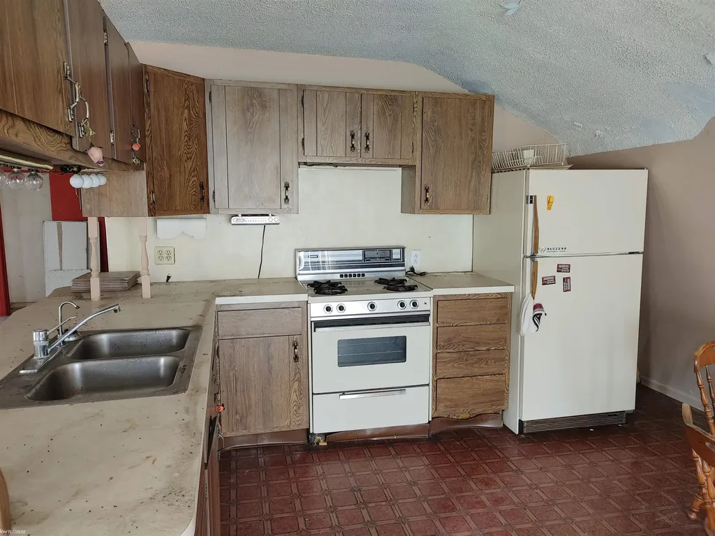 10973 Gratiot Street Casco Township MI 48064