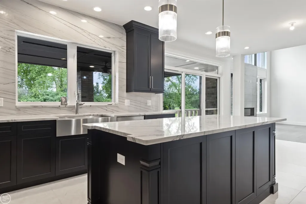 51557 Forster Lane Shelby Charter Township MI 48316
