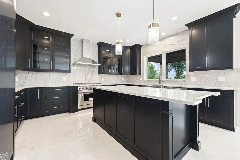 51557 Forster Lane Shelby Charter Township MI 48316