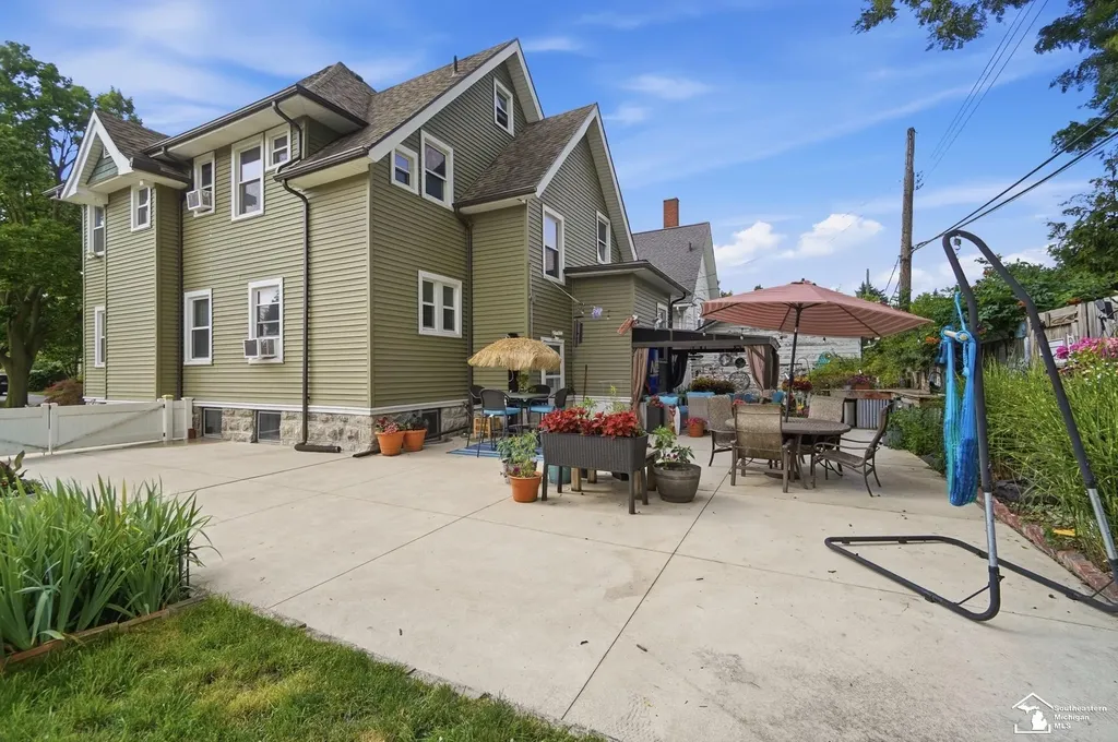 307 N Macomb Street Monroe City MI 48162