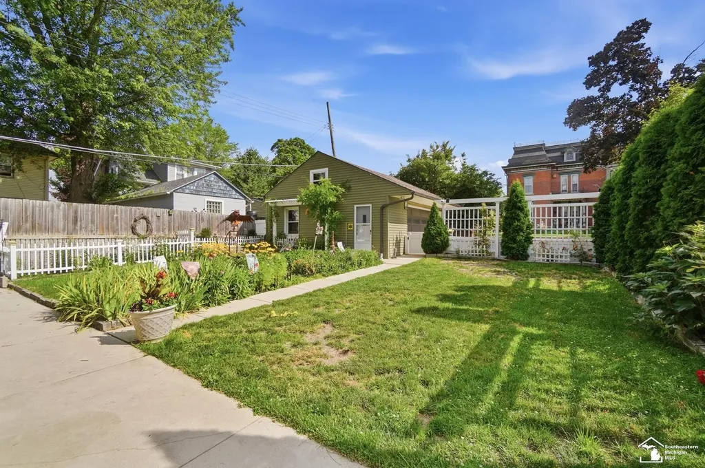 307 N Macomb Street Monroe City MI 48162