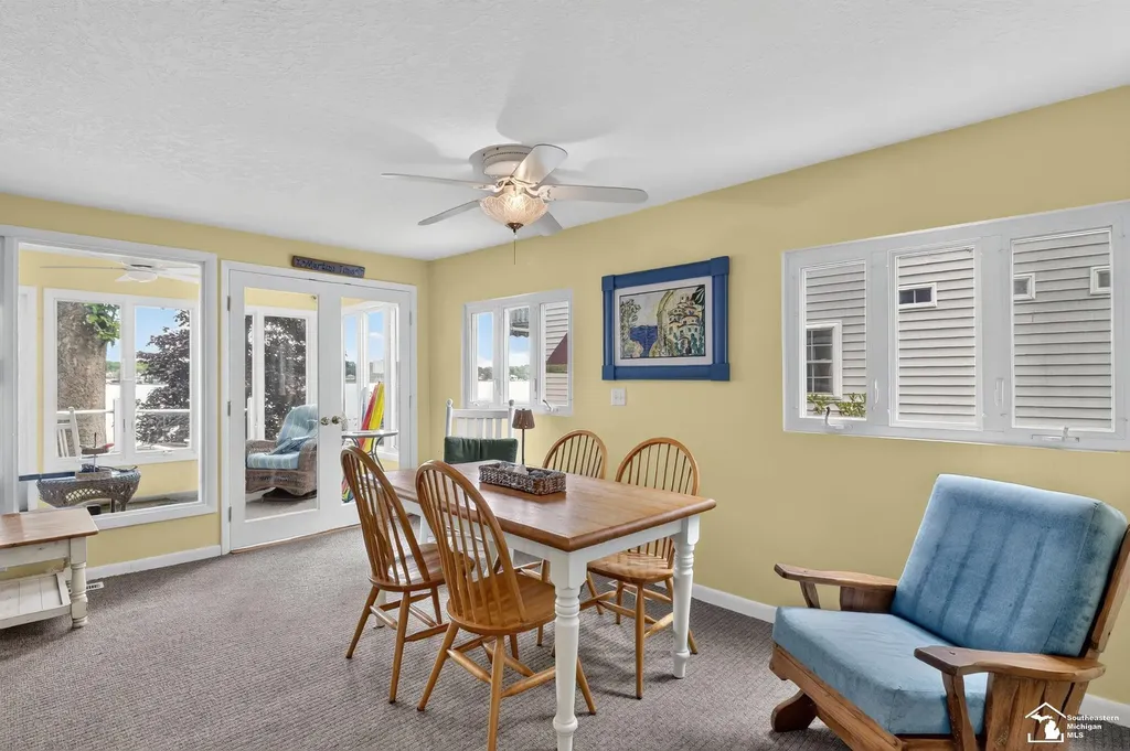 736 Lakeview Drive Columbia Township MI 49234