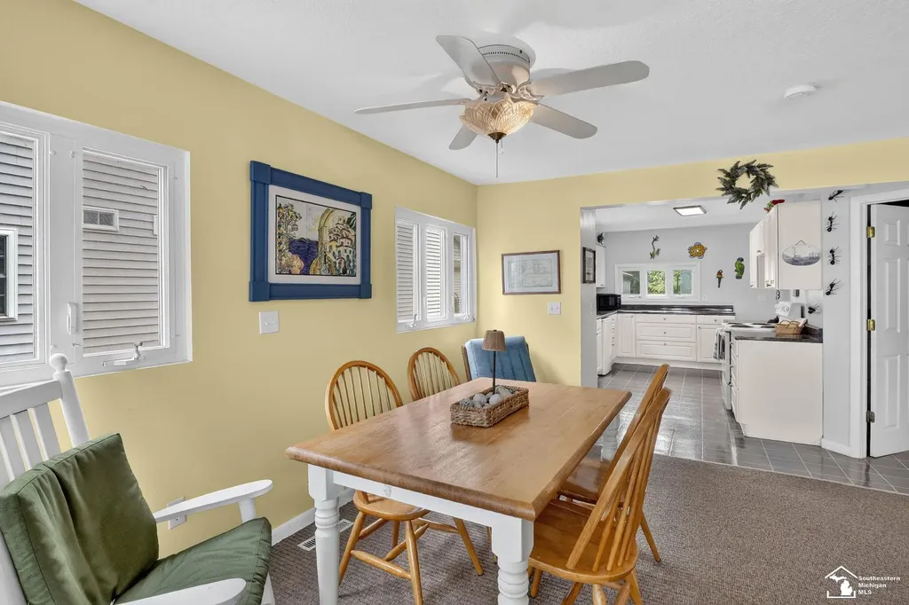 736 Lakeview Drive Columbia Township MI 49234