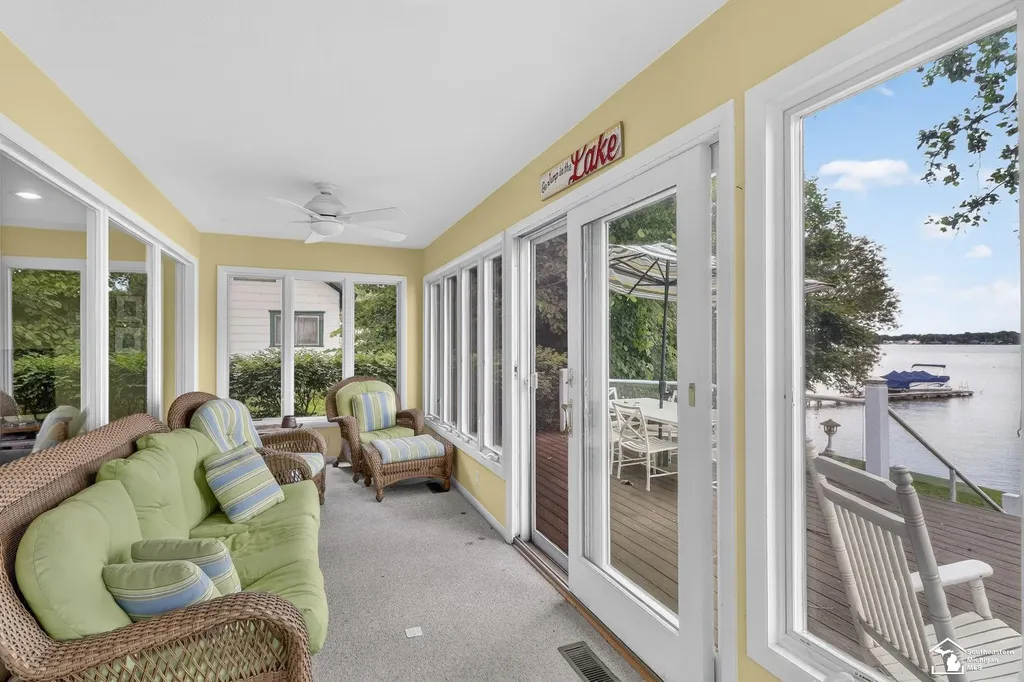 736 Lakeview Drive Columbia Township MI 49234