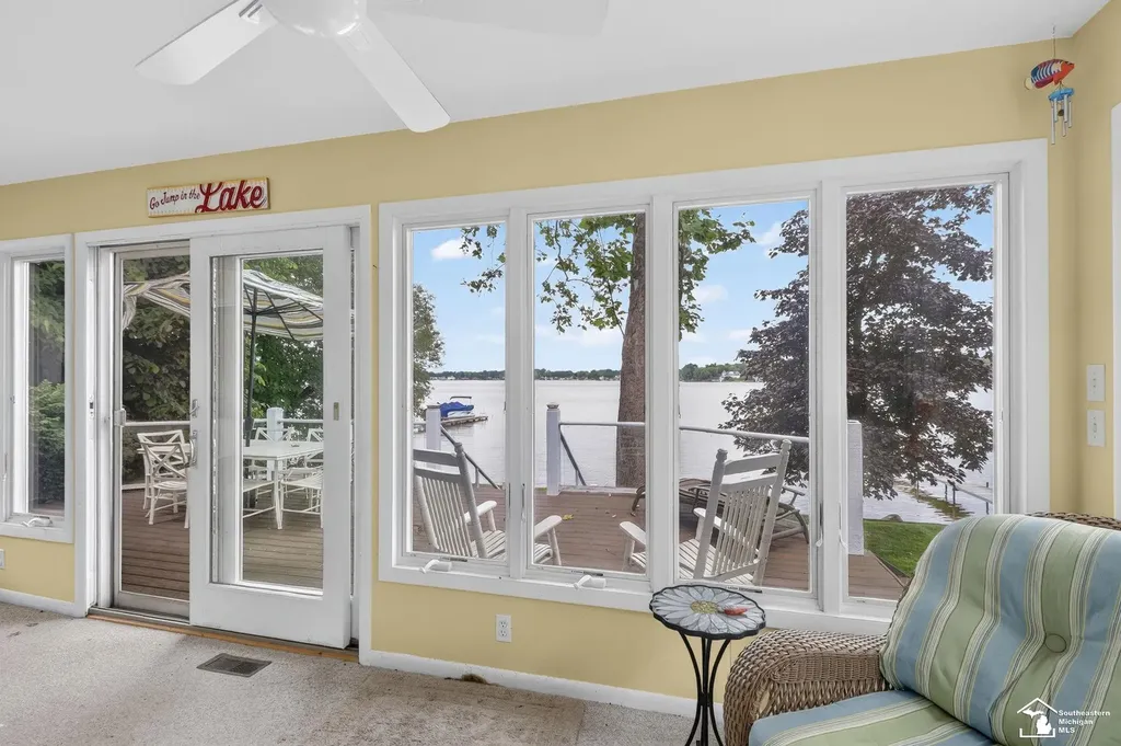 736 Lakeview Drive Columbia Township MI 49234