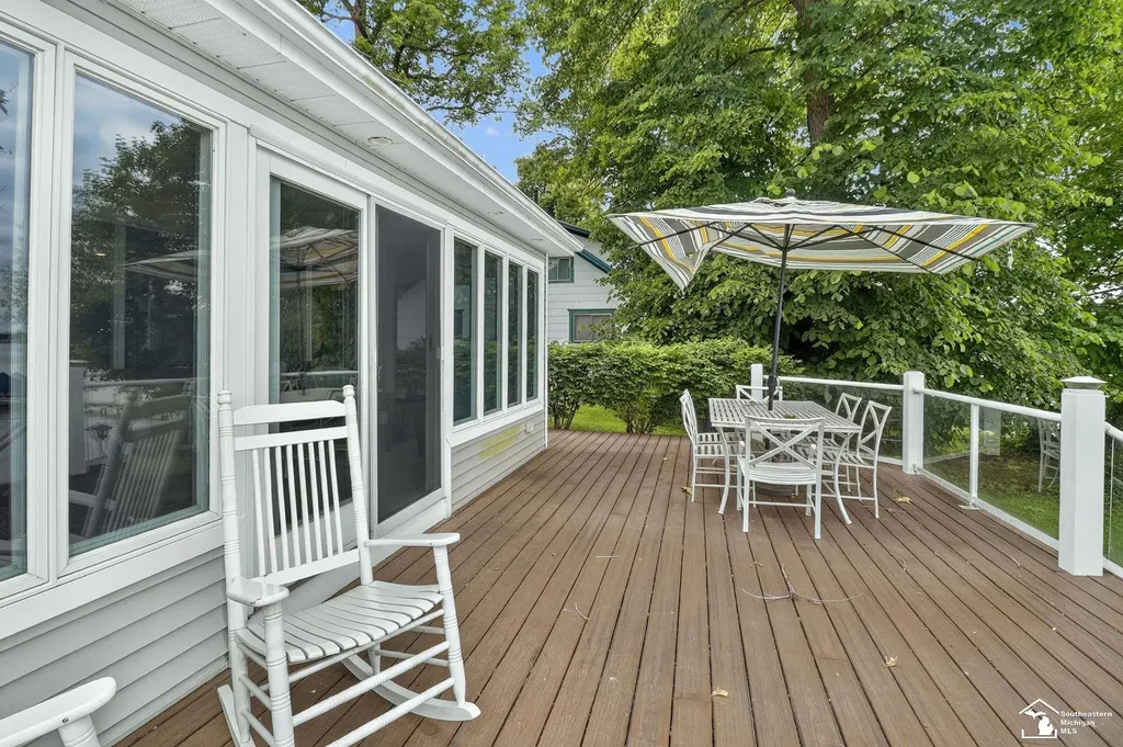 736 Lakeview Drive Columbia Township MI 49234