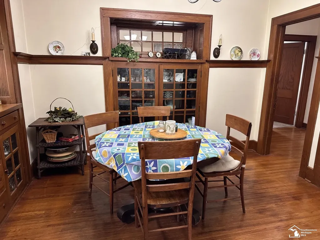 275 W Vesey Street Petersburg City MI 49270