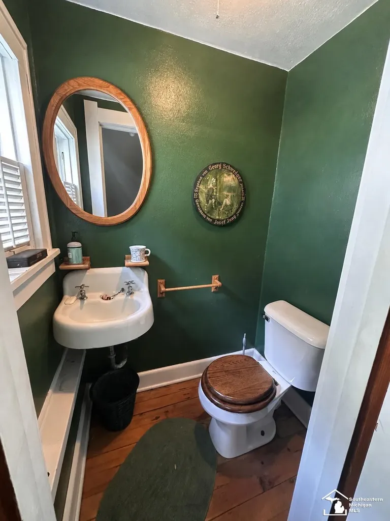 275 W Vesey Street Petersburg City MI 49270