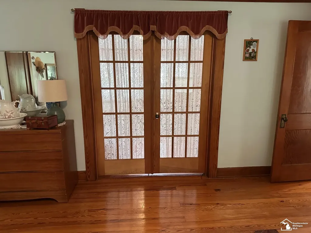 275 W Vesey Street Petersburg City MI 49270