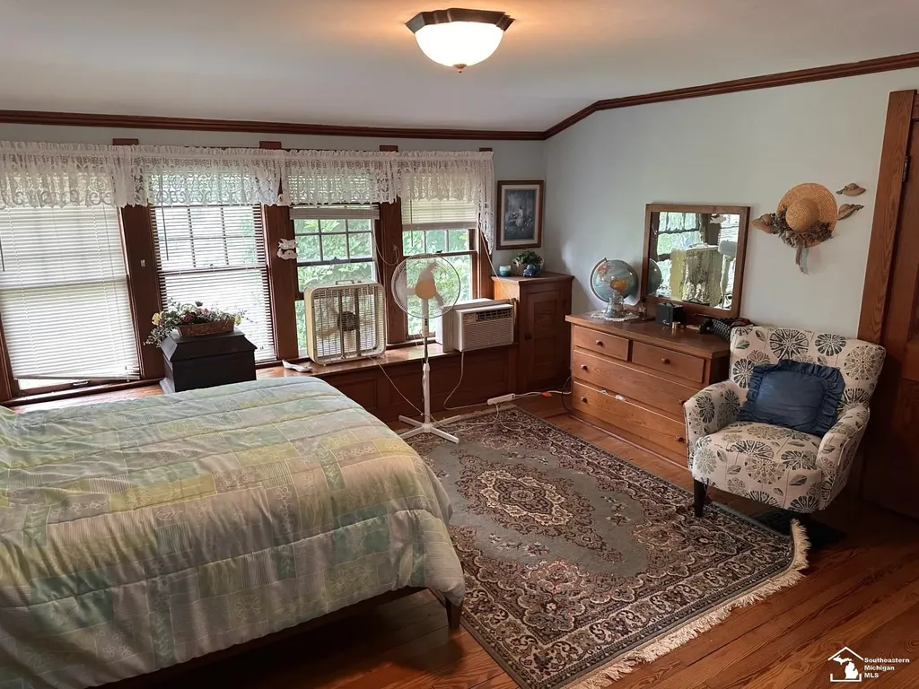 275 W Vesey Street Petersburg City MI 49270