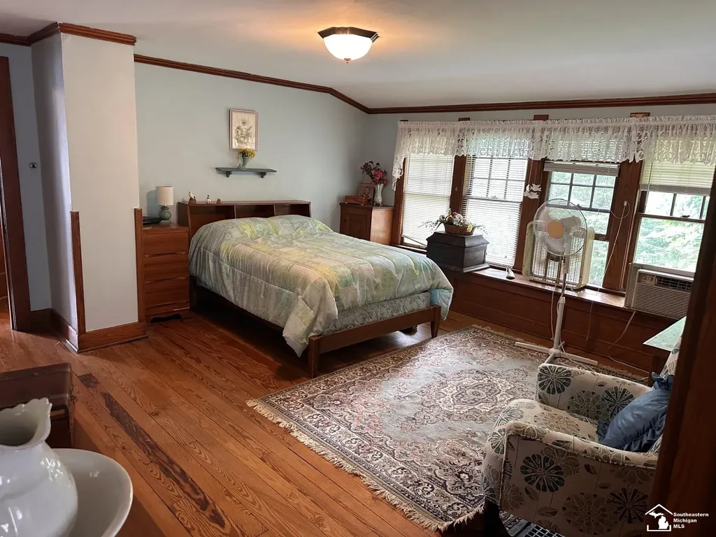 275 W Vesey Street Petersburg City MI 49270