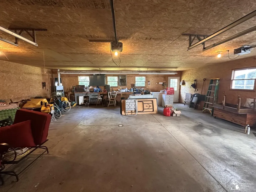 275 W Vesey Street Petersburg City MI 49270