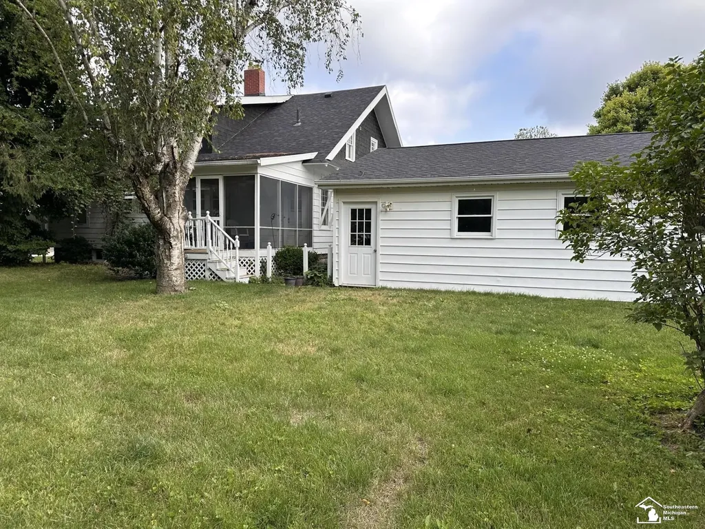 275 W Vesey Street Petersburg City MI 49270