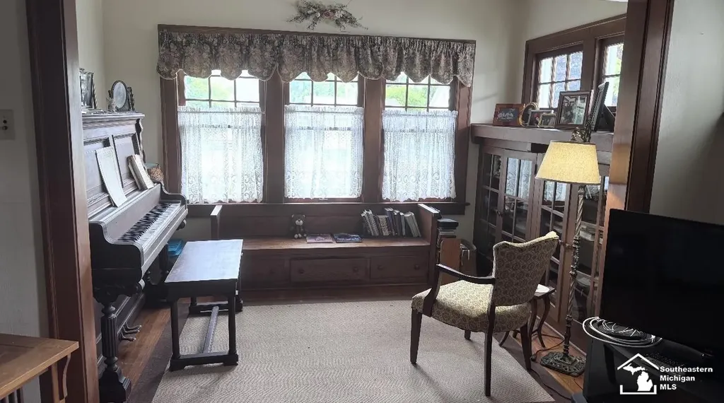 275 W Vesey Street Petersburg City MI 49270