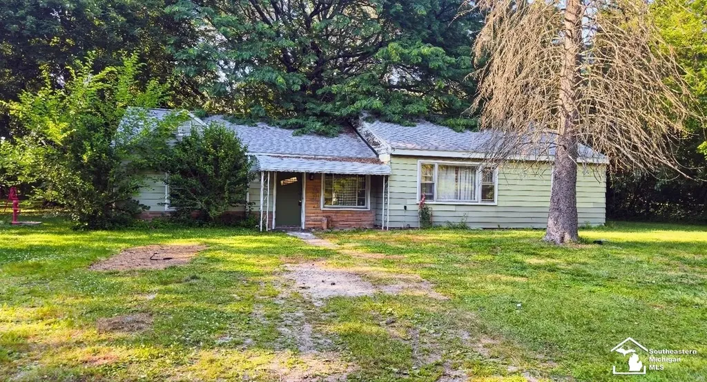 2920 First Street La Salle Township MI 48145