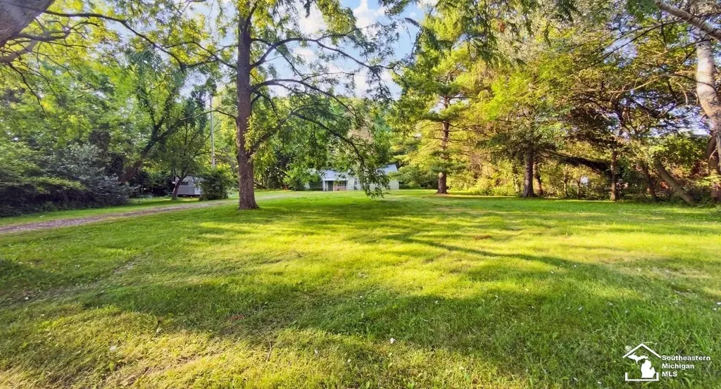 2920 First Street La Salle Township MI 48145