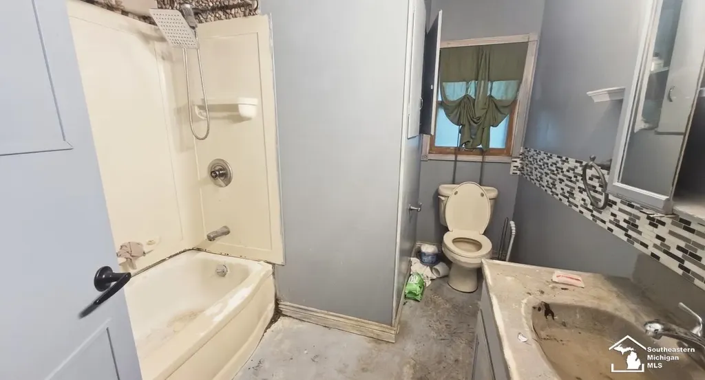 2920 First Street La Salle Township MI 48145