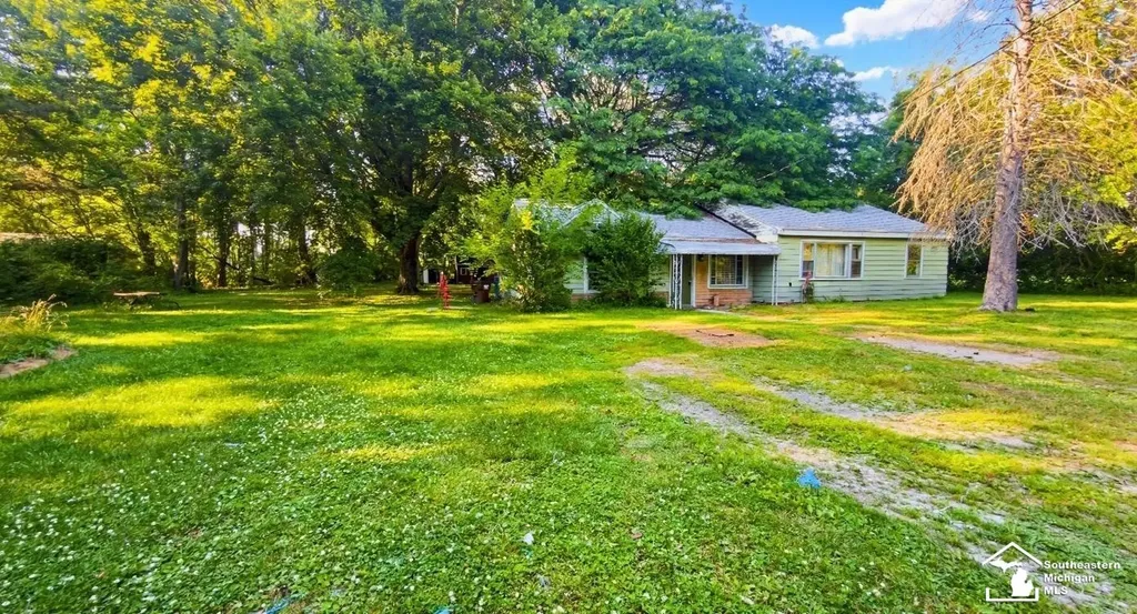 2920 First Street La Salle Township MI 48145