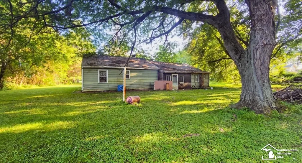 2920 First Street La Salle Township MI 48145