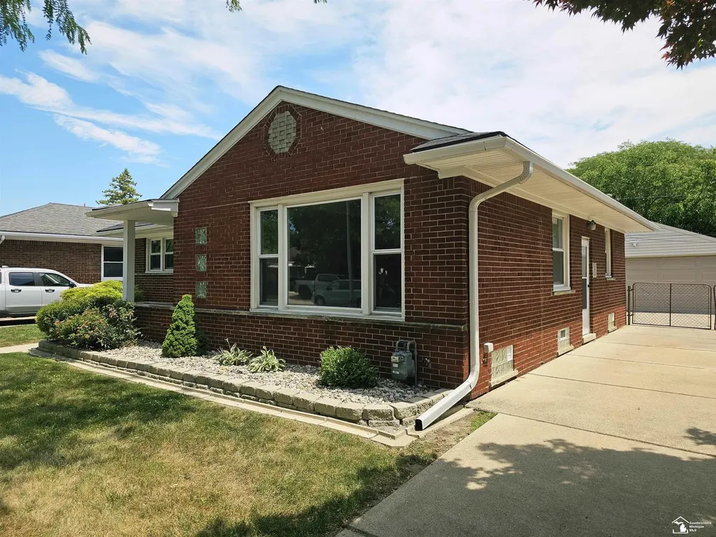 2955 Bridge Street Trenton City MI 48183