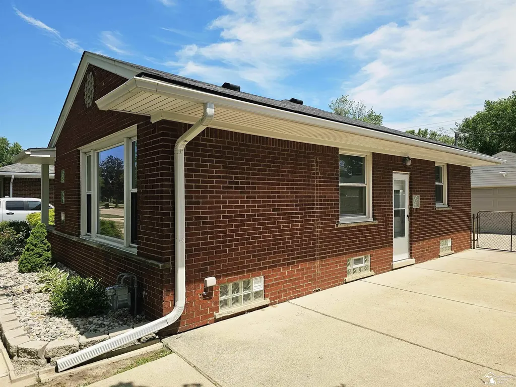 2955 Bridge Street Trenton City MI 48183