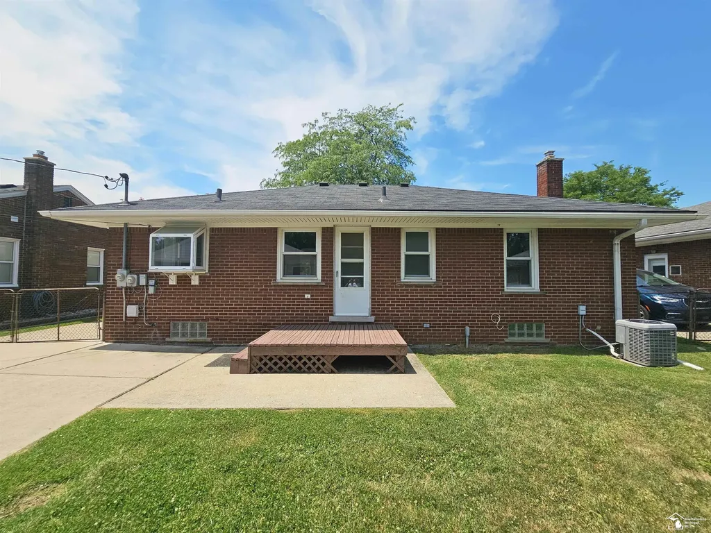 2955 Bridge Street Trenton City MI 48183